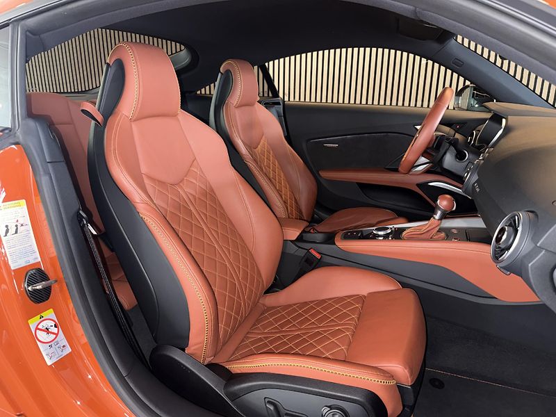 Audi TT 45 TFSI Coupé Exclusive B&O CZ - fotka 17 z 37