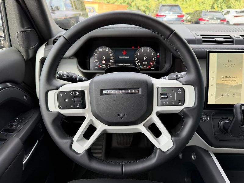 Land Rover Defender (2026) 110 X-Dynamic HSE V8 P425 - fotka 21 z 38