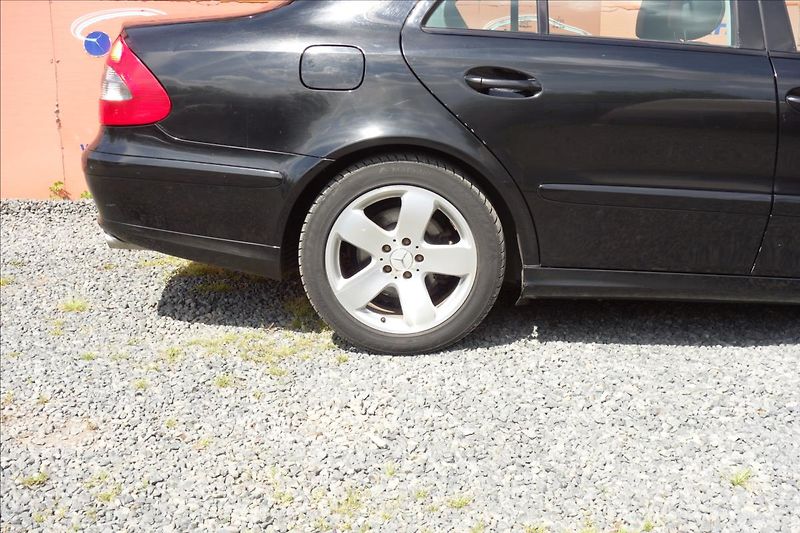 Mercedes-Benz Třídy E 280CDi,ČR,SERV.KN.,4MATIC. - fotka 9 z 48