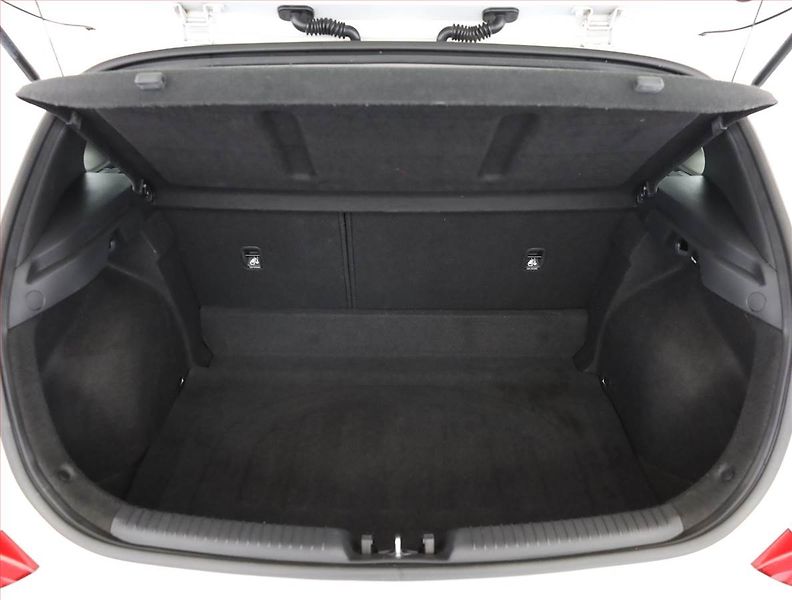Hyundai i30 (2018) 1.0 T-GDI, Tempomat - fotka 16 z 16