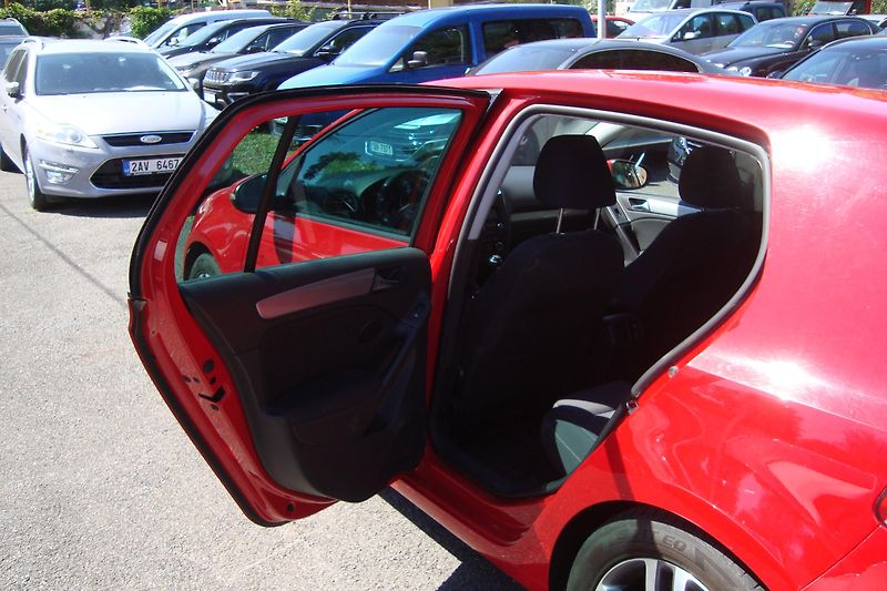 Volkswagen Golf (2011) VI,1.2TSi,ČR,Serv.Kn,114tis.km - fotka 28 z 75