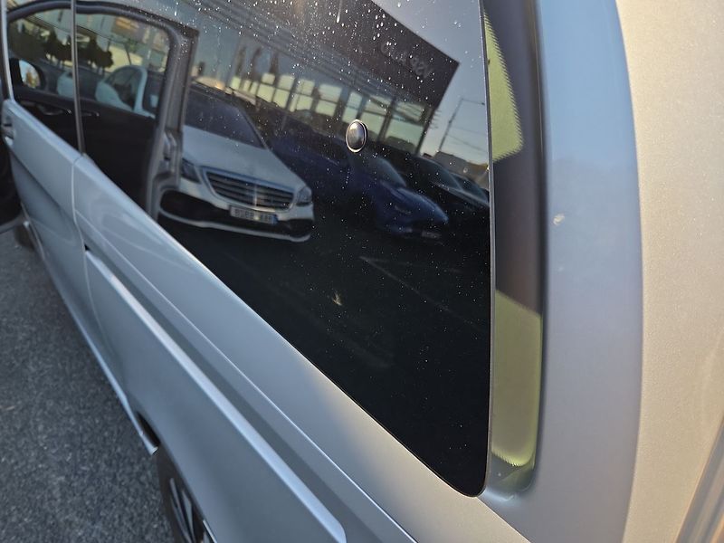 Mercedes-Benz Vito 124 CDI/L SELECT 4x4 - fotka 19 z 21