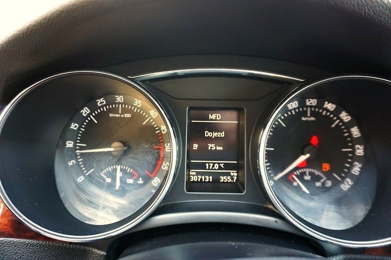 Škoda Superb (2008) ELEGANCE 2,0 TDI 125 kW - fotka 40 z 45