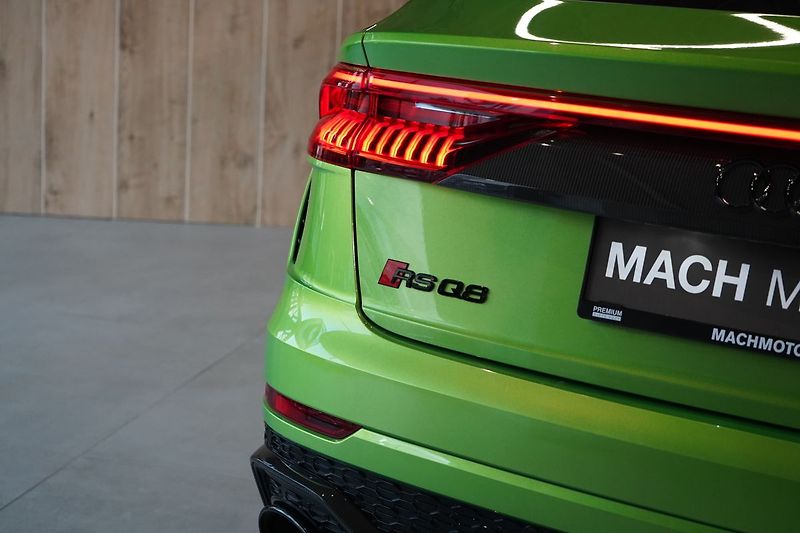 Audi RS Q8 Exclusive, Karbon brzdy, Pano - fotka 11 z 50