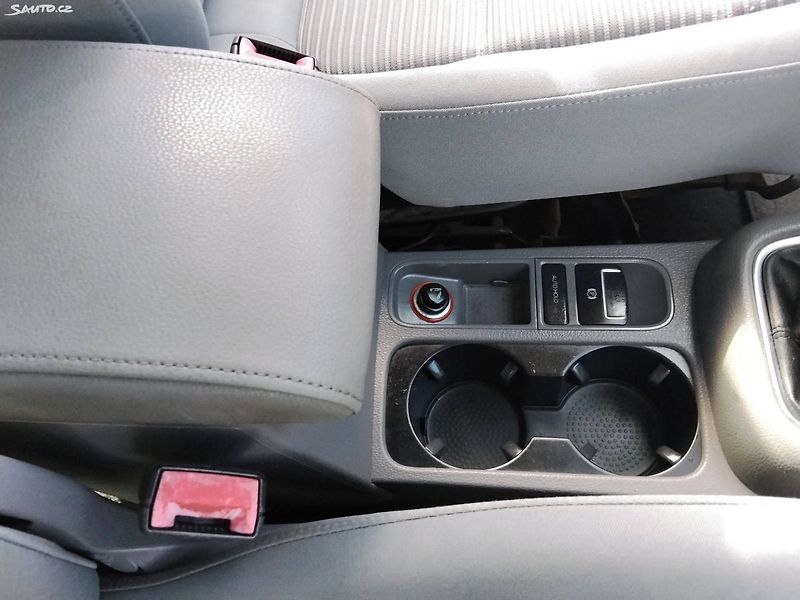 Seat Alhambra (2011) - fotka 27 z 28