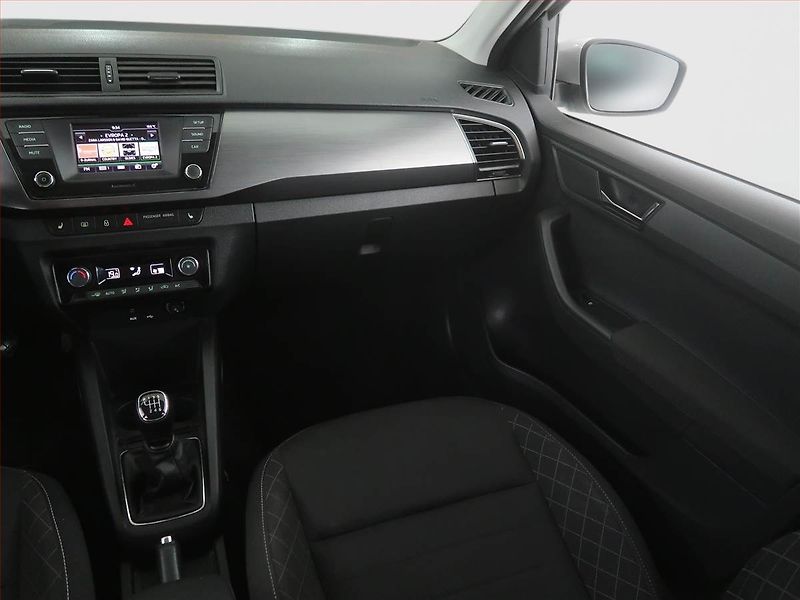 Škoda Fabia (2017) Style 1.2 TSI, Serv.kniha - fotka 8 z 20