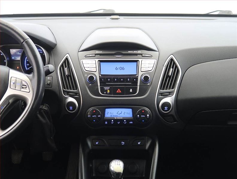 Hyundai ix35 (2012) 1.7 CRDi, Tempomat - fotka 12 z 18