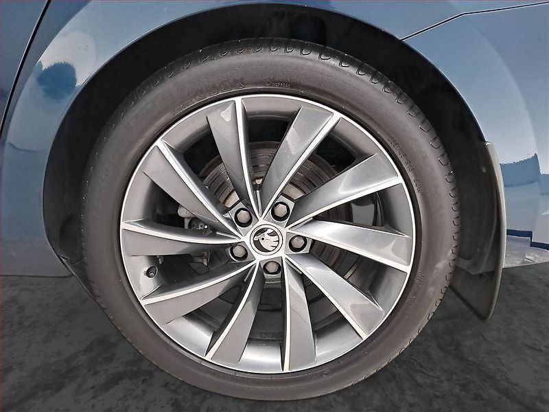 Škoda Superb (2018) Laurin&Klement 2.0 TSI - fotka 15 z 16