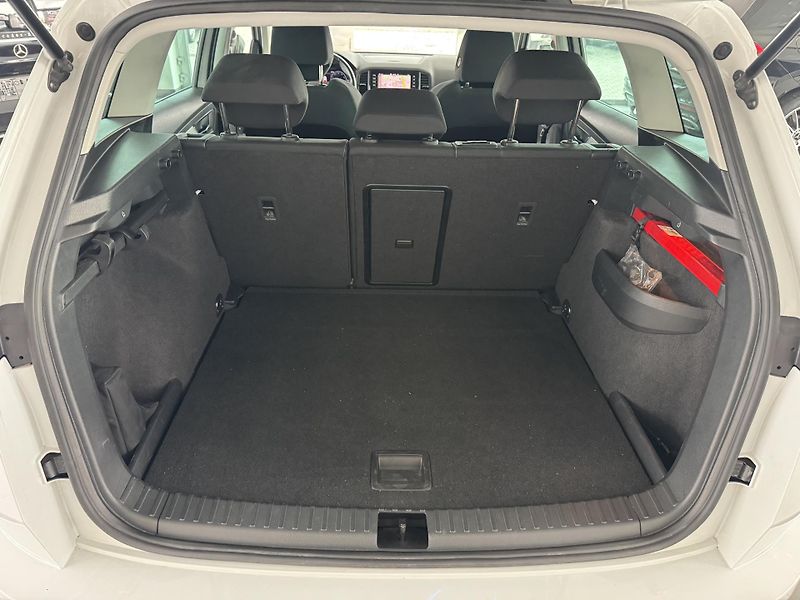 Škoda Karoq (2024) 2,0TDi DSG 4x4 LED TAŽNÉ NAVI - fotka 19 z 37