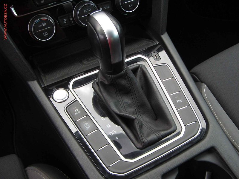 Volkswagen Passat (2020) 2.0 TDi 4x4, ČR, Alltrack - fotka 14 z 21
