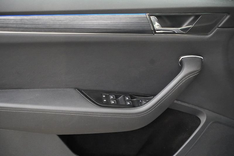Škoda Superb - fotka 13 z 30