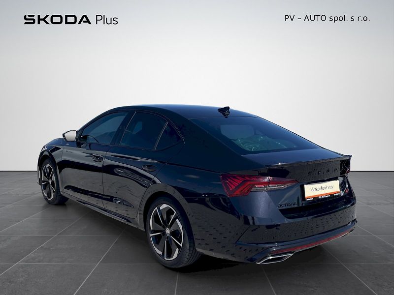 Škoda Octavia (2023) 2.0 TDI 147kW DSG 4x4 RS - fotka 26 z 35