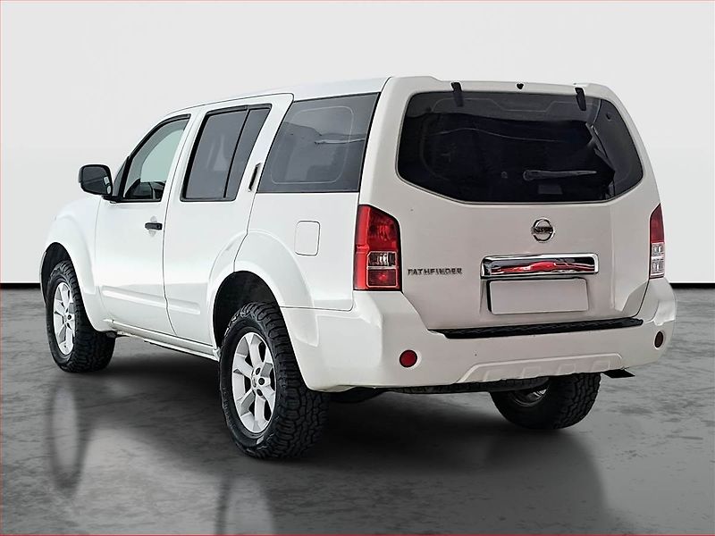 Nissan Pathfinder (2010) 2.5 dCi, 4X4, 7 míst - fotka 4 z 17