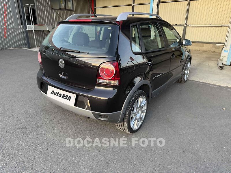 Volkswagen Polo (2006) 1.4 i, servis.kniha, AC - fotka 2 z 3