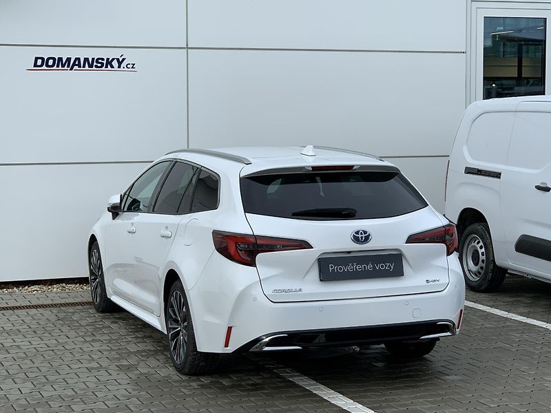 Toyota Corolla TS STYLE 1.8 HEV 103kW e-CVT - fotka 13 z 18