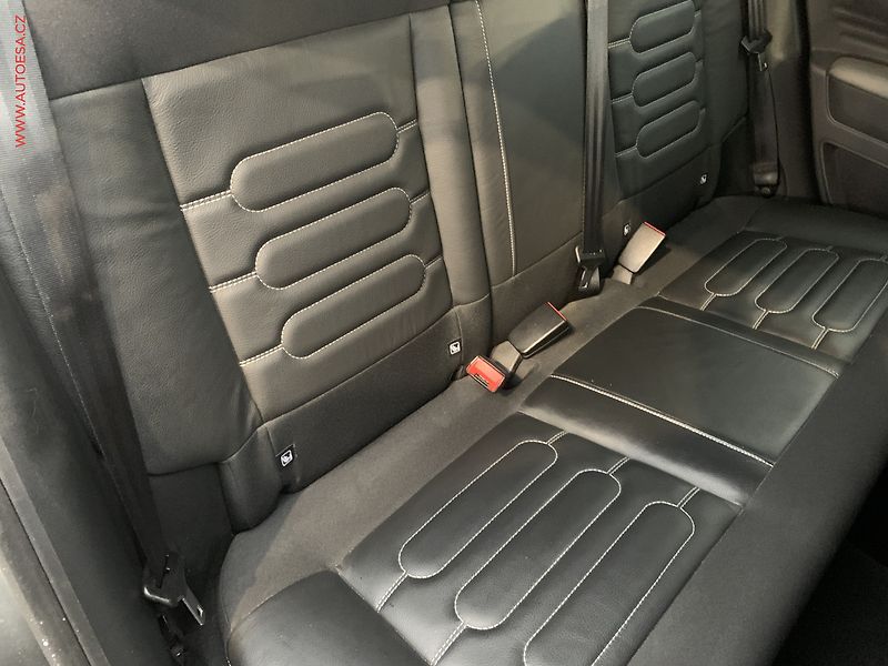 Citroën C4 Cactus (2016) 1.2 PT, Shine, kůže, navi - fotka 11 z 19