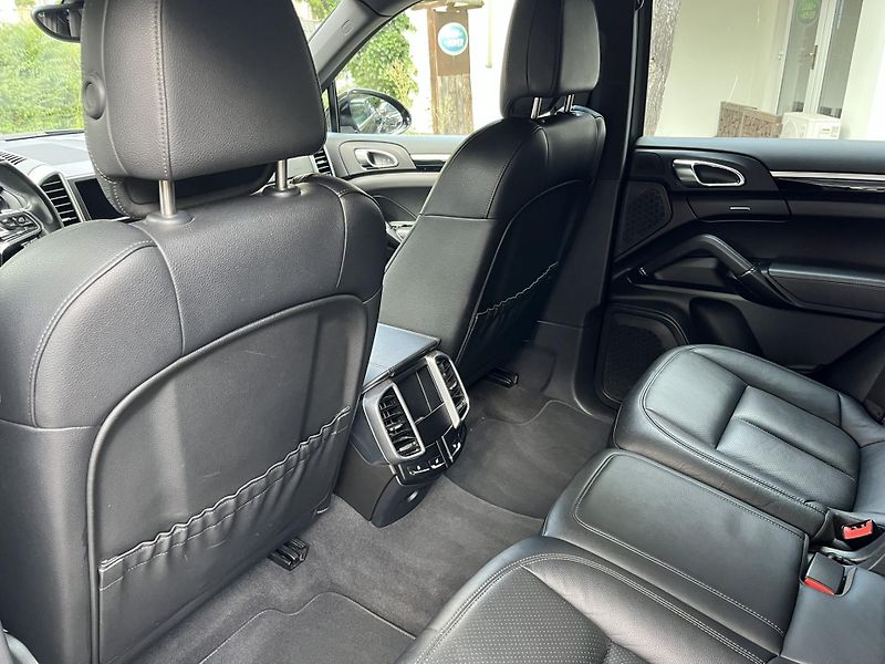 Porsche Cayenne (2016) 3.0 TDI V6 - fotka 21 z 39