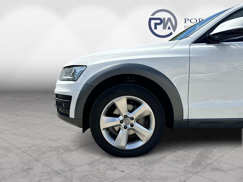 Audi Q5 A 2.0 TDi 140kW S tronic - fotka 9 z 20