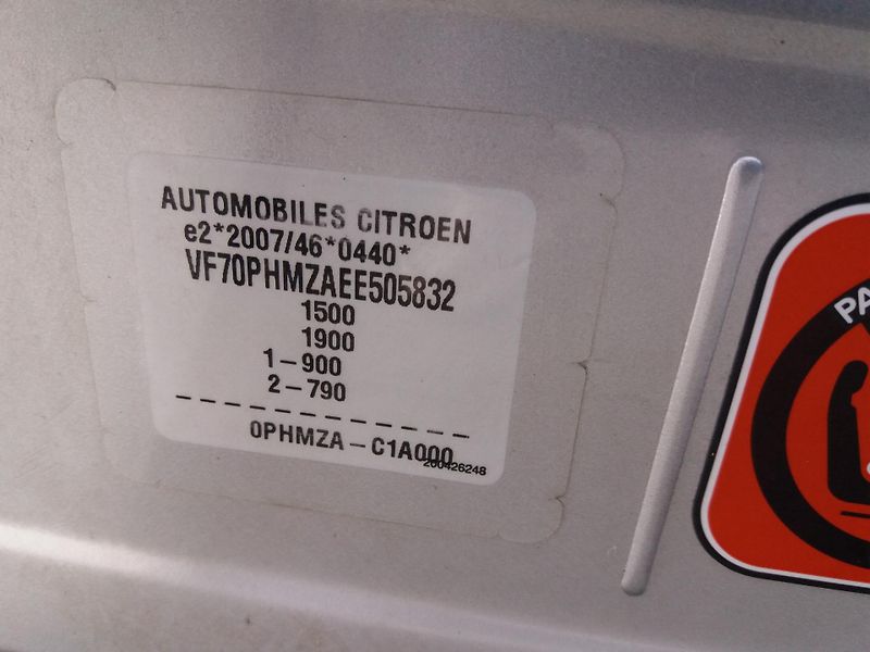 Citroën C4 Cactus 1.2PT,KLIMA,SERVI.KNÍŽKA - fotka 16 z 20