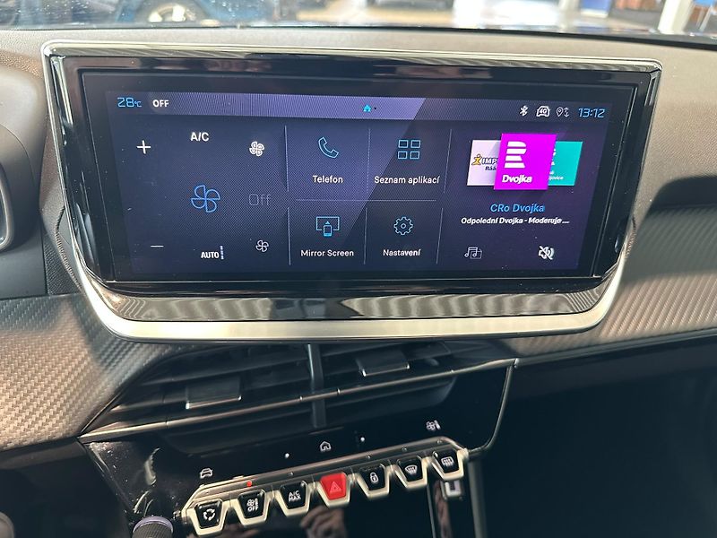 Peugeot 2008 1,2 PureTech Allure  74kW - fotka 12 z 17