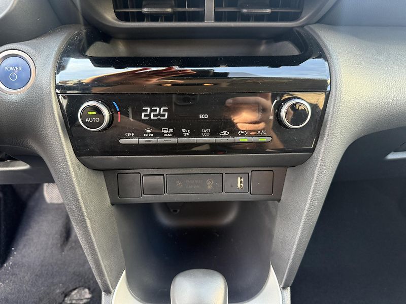 Toyota Yaris Cross Hybrid 68 kW - fotka 19 z 26