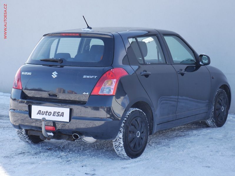 Suzuki Swift (2007) 1.3i 4x4, AC, výhřev sed - fotka 4 z 16