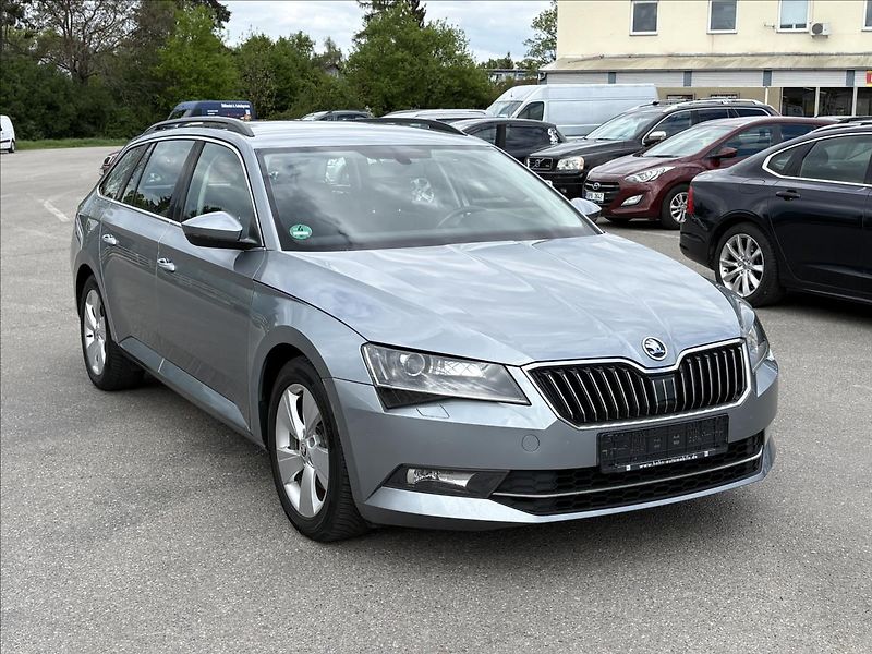 Škoda Superb 1,6 TDi 88kW Xenon,ACC,Výhřev - fotka 35 z 36