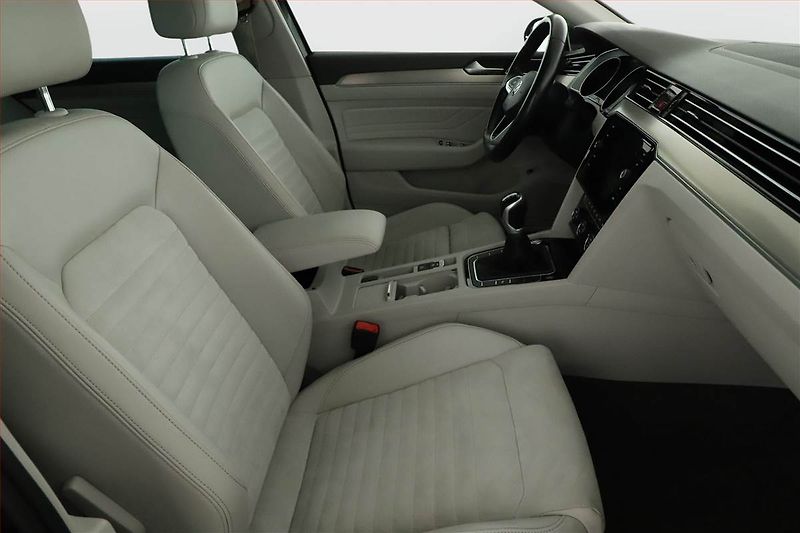 Volkswagen Passat (2020) Elegance 2.0 TDI, ČR,1.maj - fotka 7 z 17