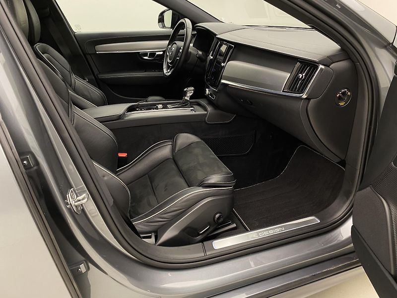 Volvo V90 D4 R-DESIGN AUT  - fotka 21 z 47