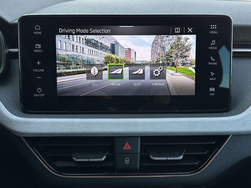 Škoda Kamiq 1.5TSi DSG 150PS LED V.Cockpit - fotka 33 z 46
