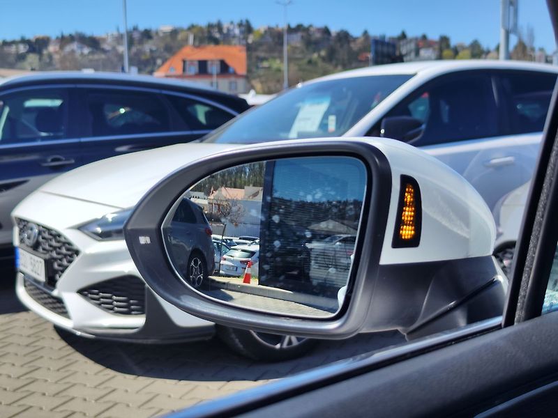 Volkswagen Passat 2.0 TDi/110kW Highline DSG ČR - fotka 18 z 37
