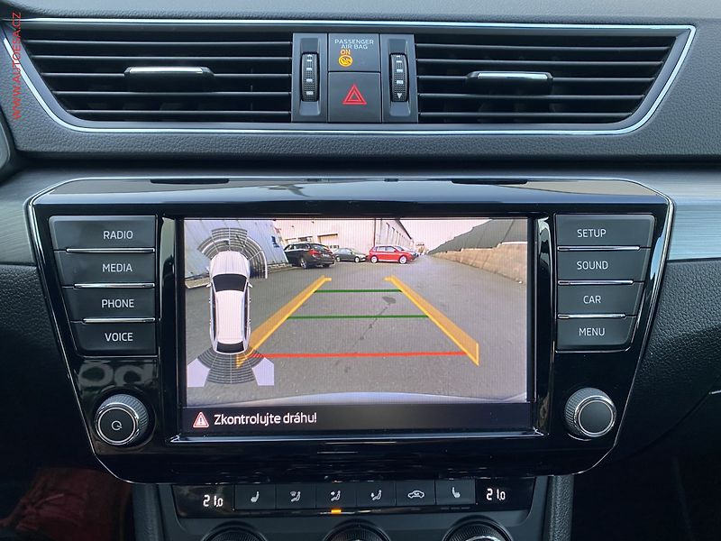 Škoda Superb (2017) 1.8 TSi, ČR, Style, DSG - fotka 14 z 17