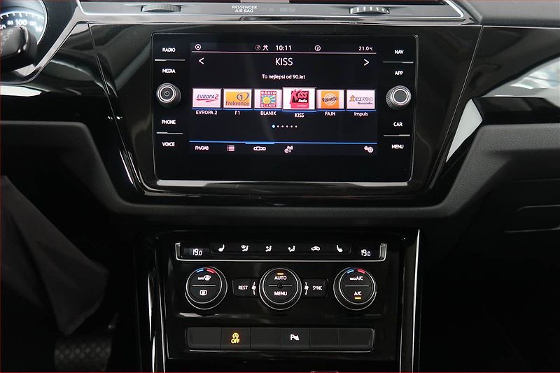 Volkswagen Touran (2022) 1.5 TSI - fotka 12 z 21