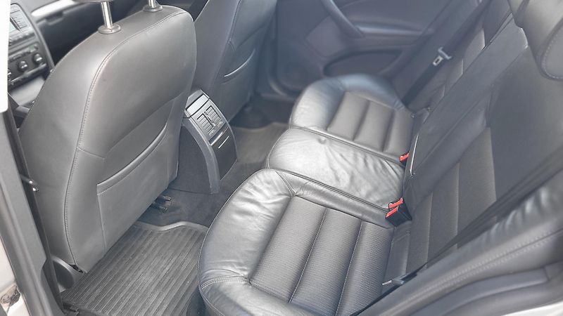 Škoda Octavia 1,6 FSI 85 KW ELEGANCE - fotka 15 z 23