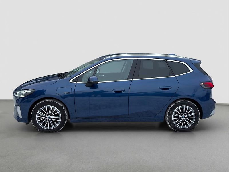 BMW Řada 2 230e xDrive Active Tourer - fotka 8 z 11