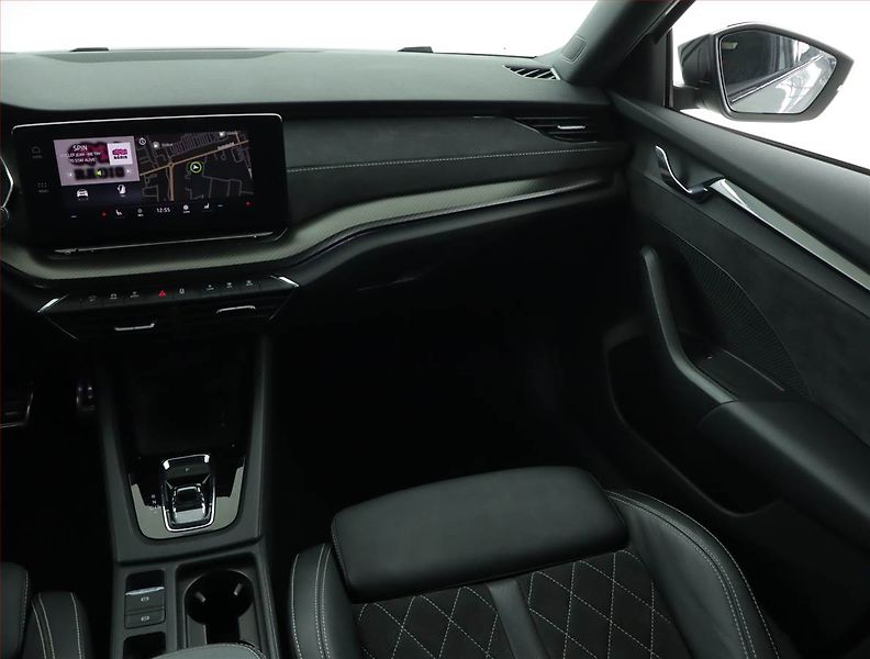 Škoda Octavia (2021) RS 2.0 TSI - fotka 8 z 17