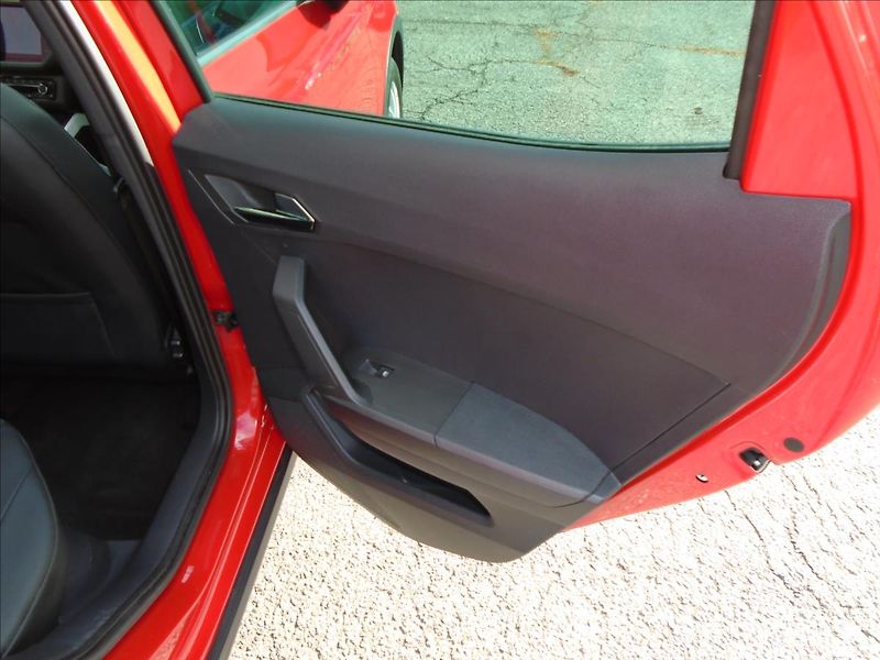 Seat Arona 1,0   1.0.TSI - fotka 16 z 29