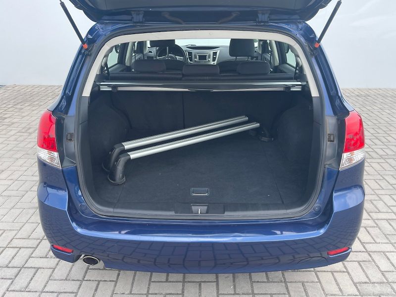 Subaru Legacy (2013) 2.5i / 123 kW 4x4 - fotka 12 z 30