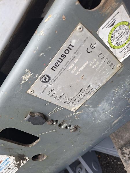 Neuson (2005) 75Z3 RD  - fotka 16 z 19