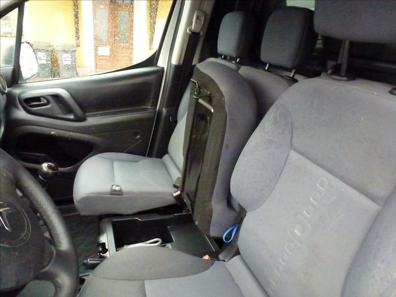 Citroën Berlingo 1,6 HDI 3míst Tažné,Klima,Temp - fotka 29 z 49