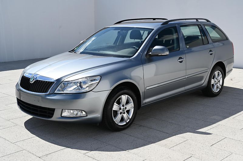 Škoda Octavia 2.0TDI 103KW 9/2012 Rezervace - fotka 9 z 43