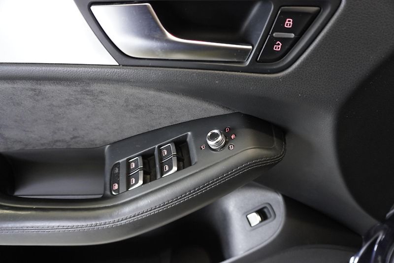 Audi Q5 3.0 TDI 190kW QUATTRO S-LINE - fotka 14 z 37