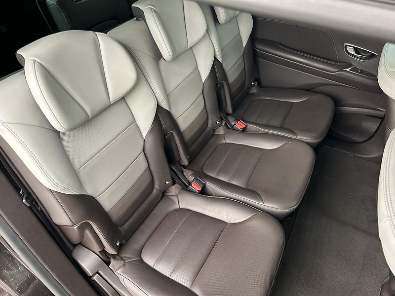 Renault Espace 1.6 dCi INITIALE PARIS - fotka 13 z 30