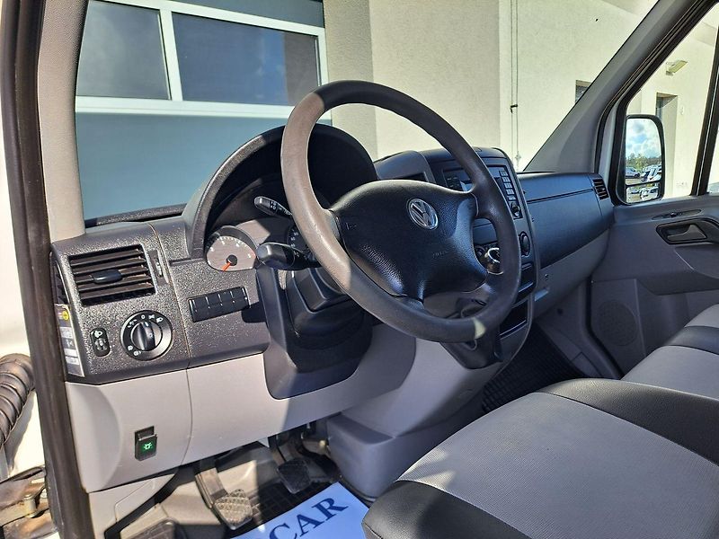 Volkswagen Crafter (2014) 2.0 TDI, 7 míst - fotka 16 z 31