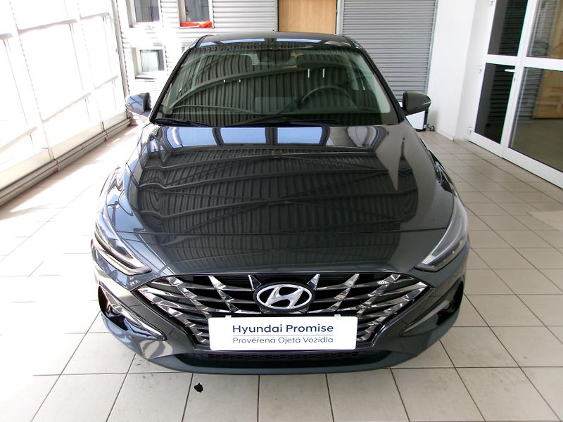 Hyundai i30 (2024) 1.5T-GDi 117kW MH Smart Plus - fotka 2 z 15