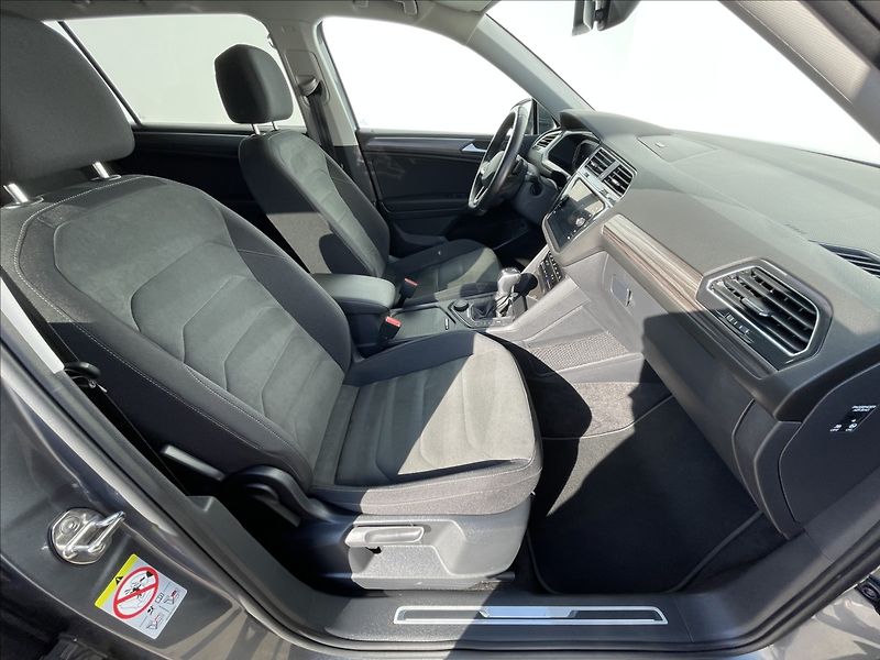 Volkswagen Tiguan Allspace 2,0 TDI 4Motion DSG Elegance - fotka 17 z 23