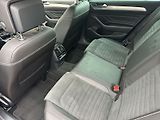 Volkswagen Passat Variant (2023) 2.0 TDI 4Motion DSG R-Line - náhled 9