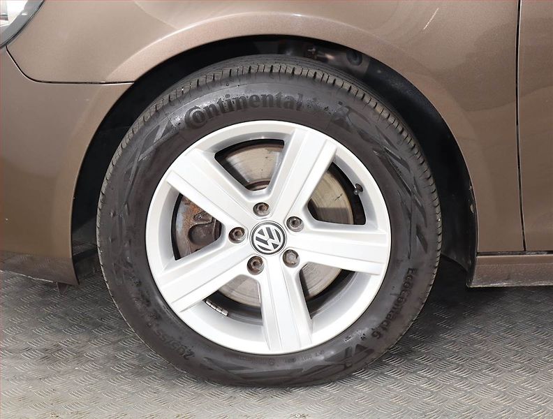 Volkswagen Golf (2011) 2.0 TDI, Serv.kniha, Tempomat - fotka 14 z 17