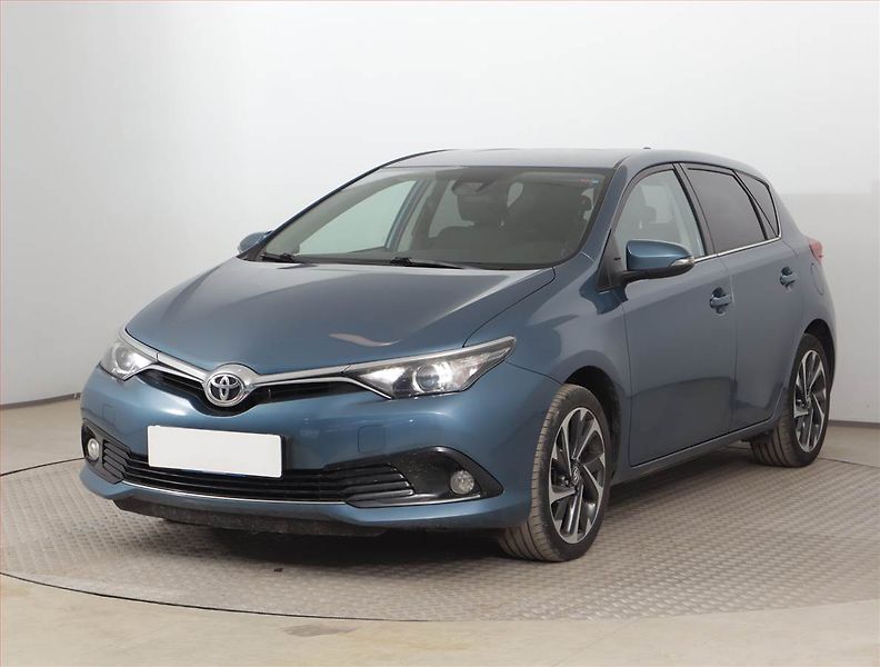 Toyota Auris (2016) 1.2 Ti, Serv.kniha, Navi - fotka 2 z 21