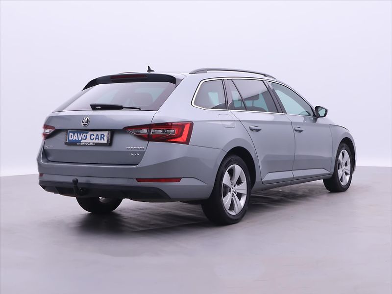 Škoda Superb 2,0 TDI 140kW DSG 4x4 CZ DPH - fotka 7 z 32